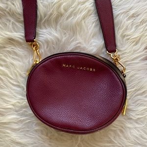 Marc Jacobs Round Crossbody Bag in Burgundy